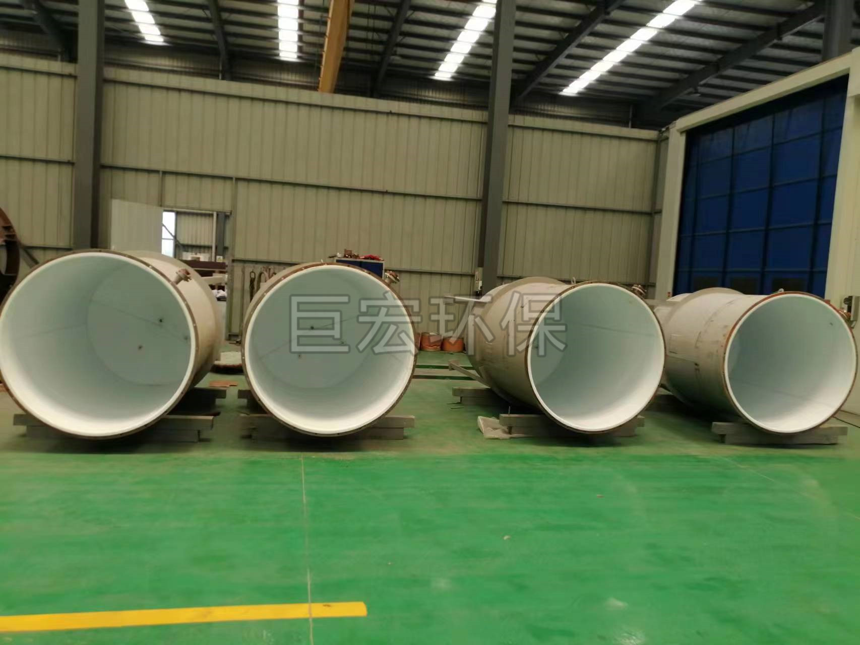 内衬聚四氟乙烯（PTFE）